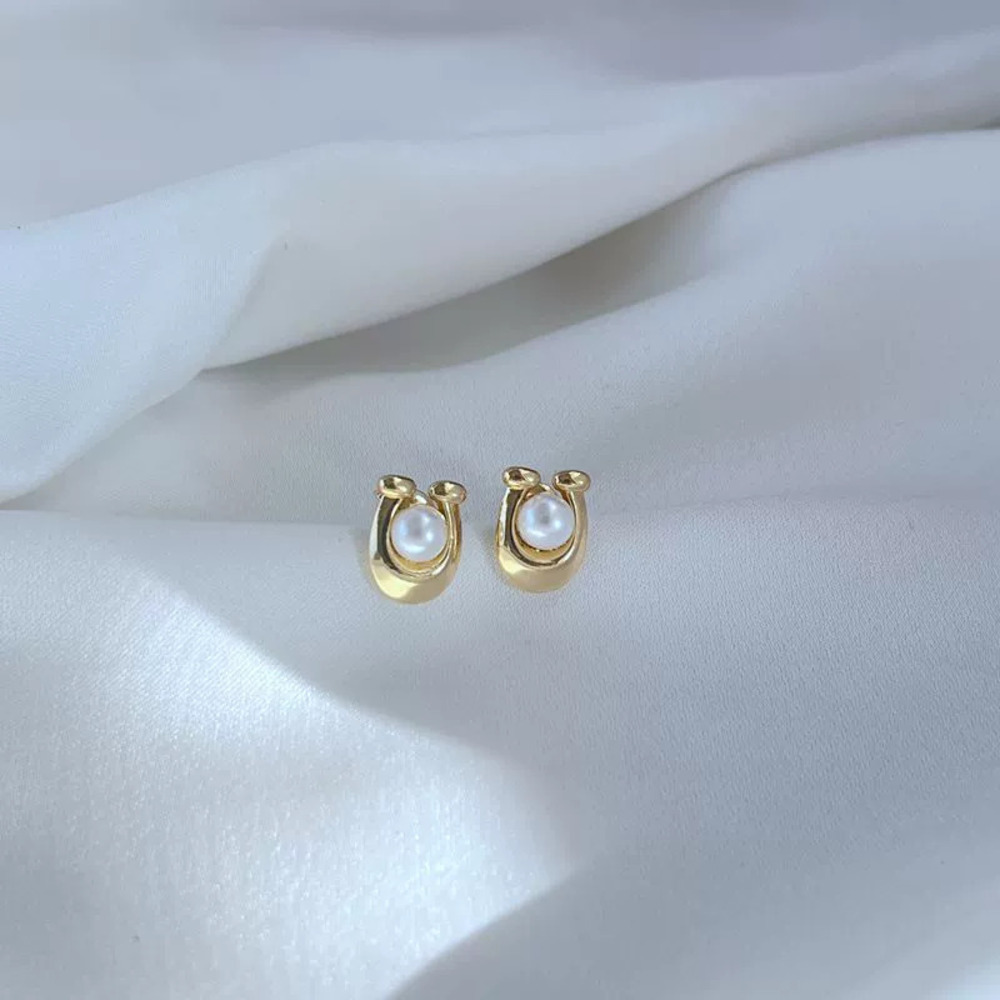Coach Pearl Inlaid Letter Earrings Metal
